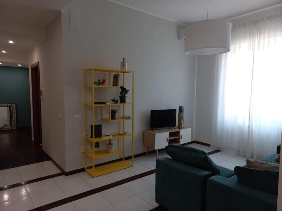 Giulia Town House Tra Citta E Mare Apartment Salerno Ngoại thất bức ảnh